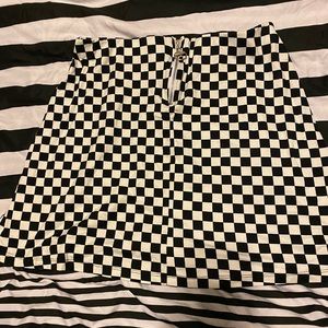 Checkered skirt with zipper
